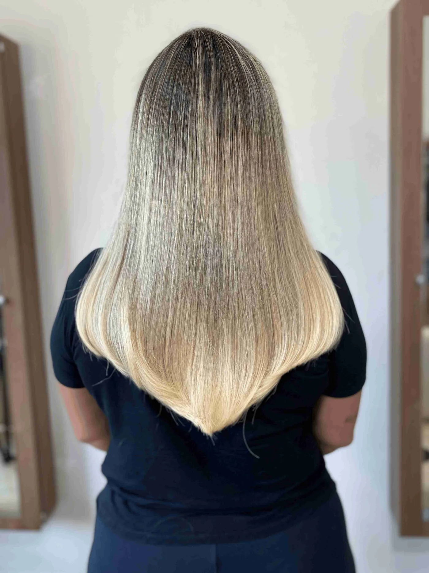 Depois — cliente 2, mega hair aplicado no mesmo dia.