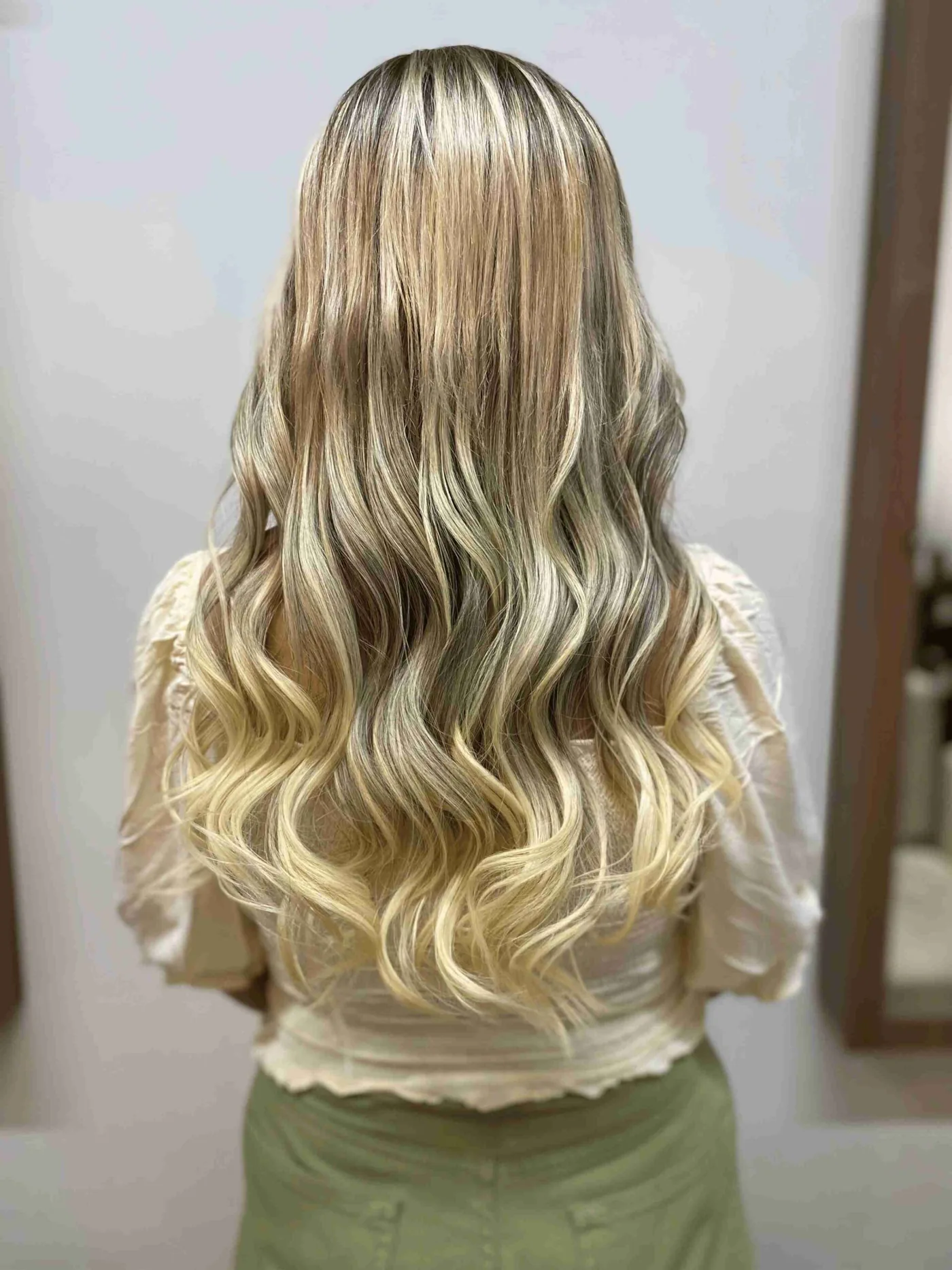 Depois — cliente 3, mega hair aplicado no mesmo dia.